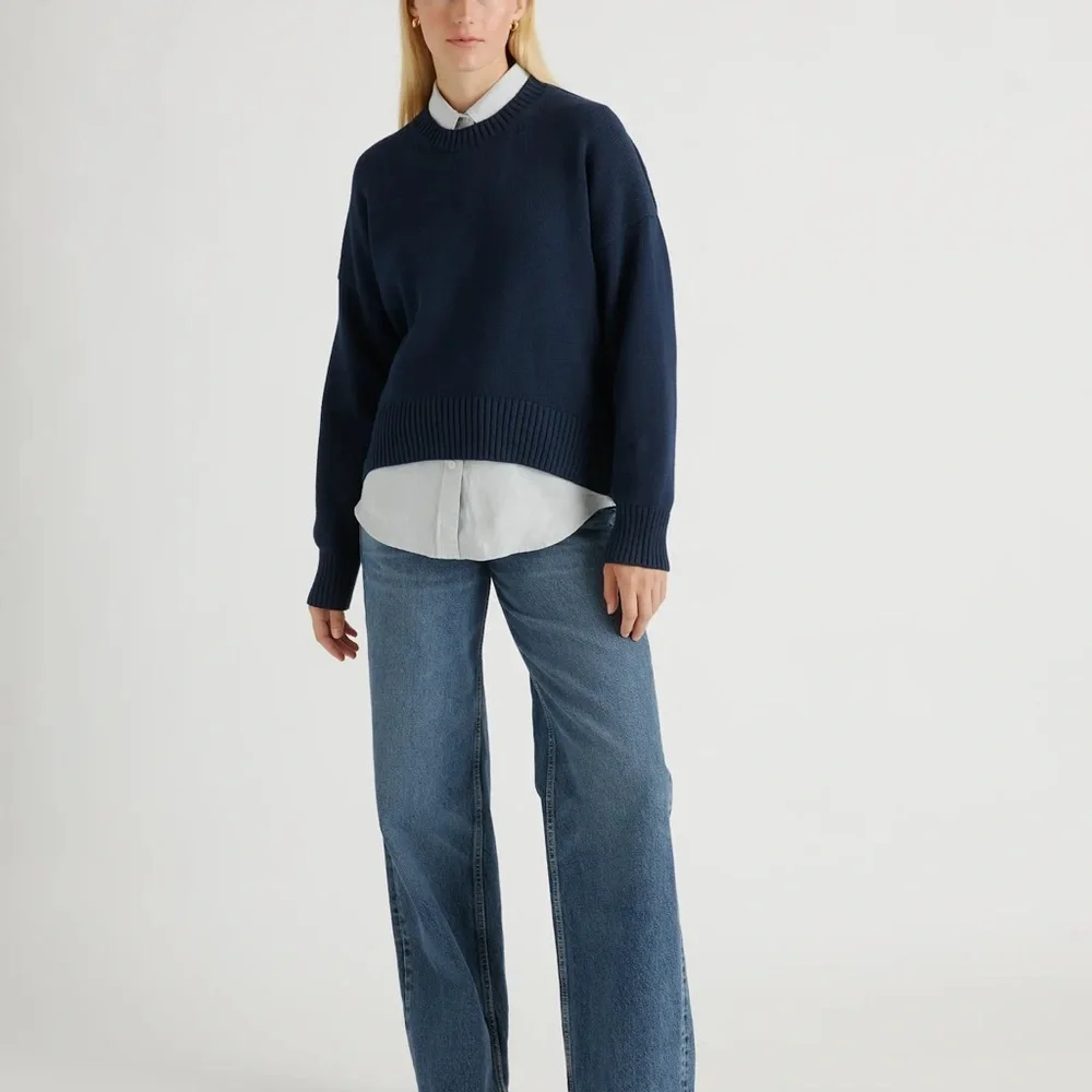 Quince 100% Organic Cotton Boyfriend Crew
Sweater in Navy size Large - Picture 2 of 14